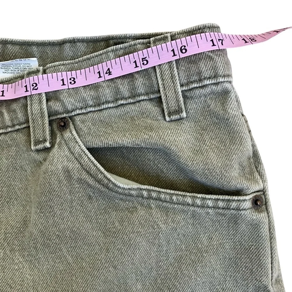 Vintage 90s Levi’s 550 Jeans Relaxed Fit Tapered Leg Faded Green Grey USA 36x32